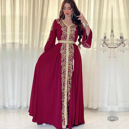 Caftan Laila de Luxe  Fusion de Tradition et Modernité