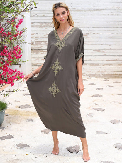 Robe Chamalia de plage brodée en bambou